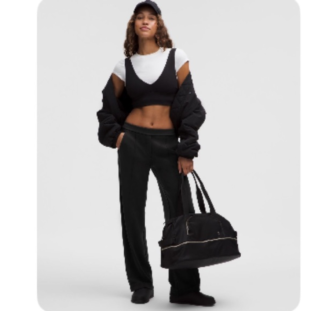 Lululemon Softstreme Pintuck Mid-Rise Pant *short*